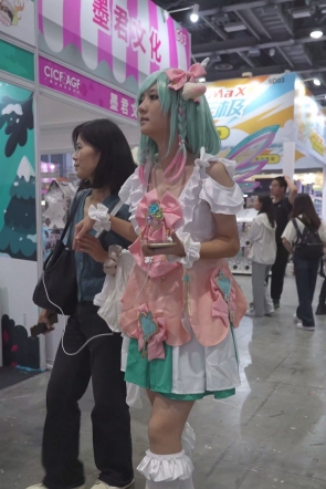 (BC-AA-695)瑶妹cos小姐姐逛街..粉色内裤前后拍低角度CD